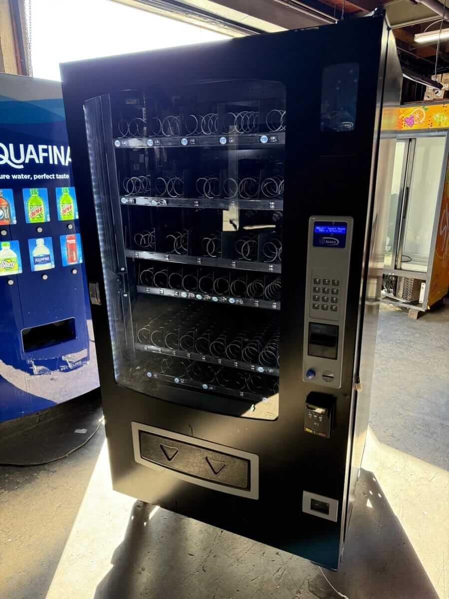 seaga-infinity-snack-drink-vending-machine